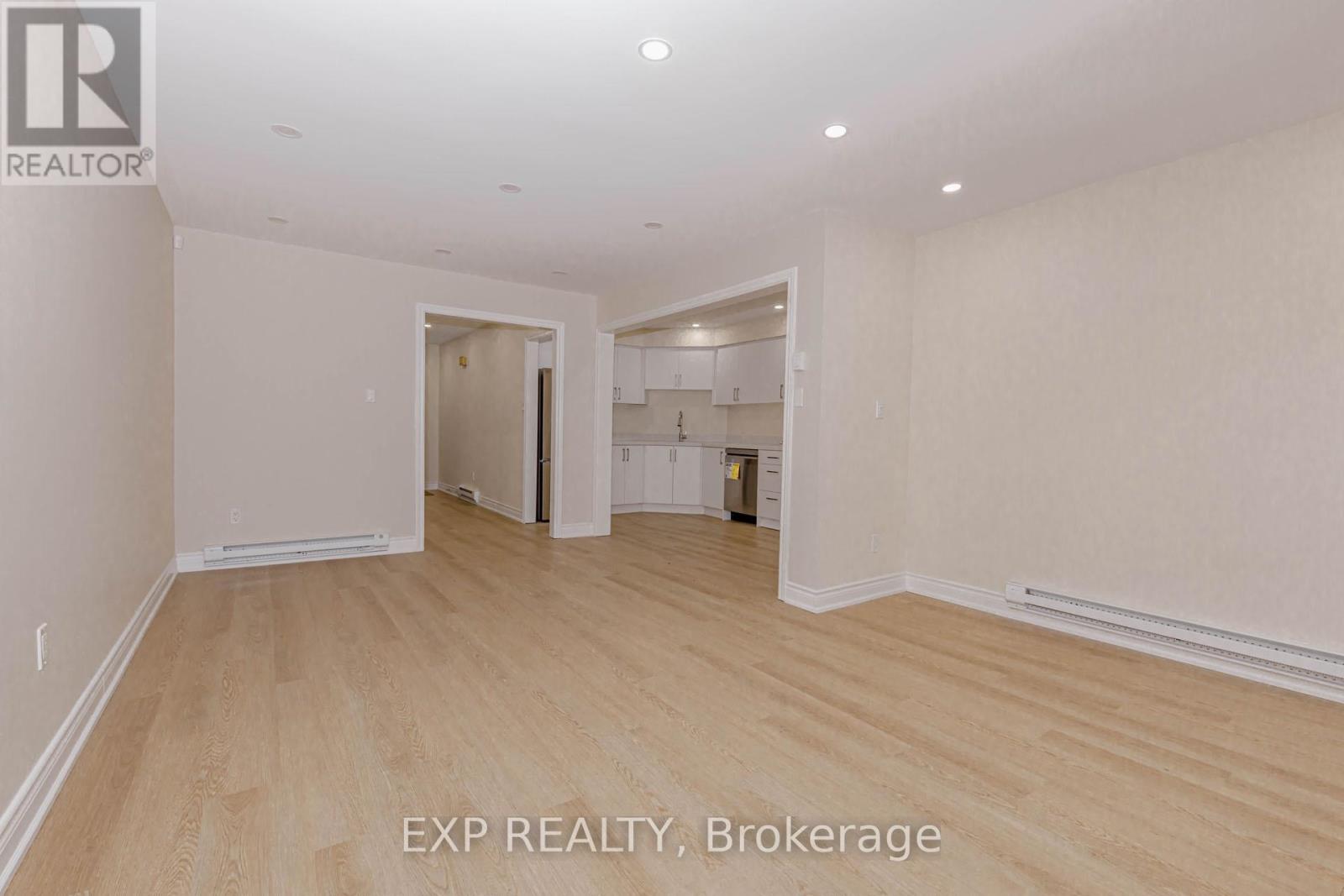 2289 Munn's Avenue, Oakville, Ontario  L6H 3M4 - Photo 5 - W12628520