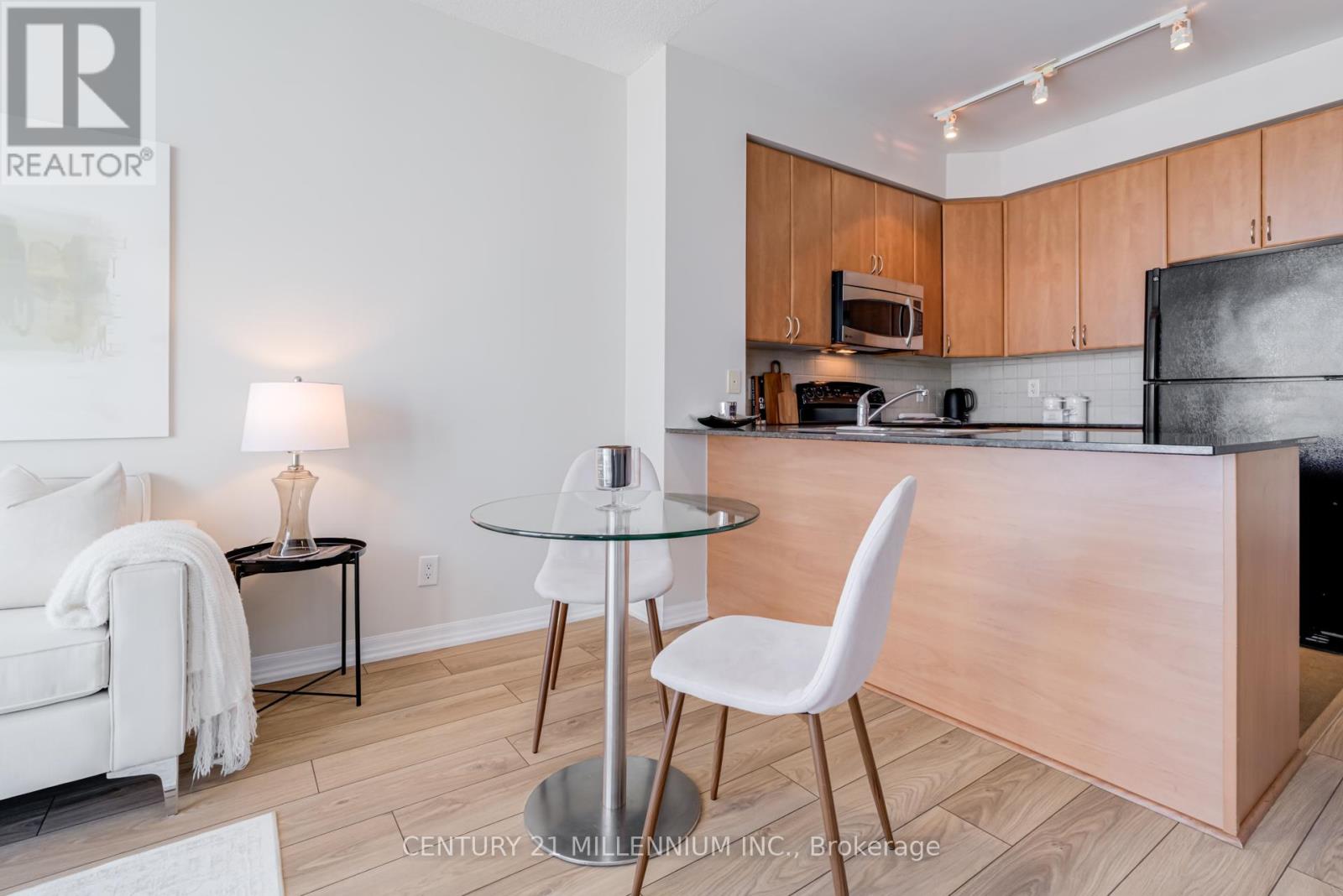 2505 - 225 Webb Drive, Mississauga, Ontario  L5B 4P2 - Photo 11 - W12628650