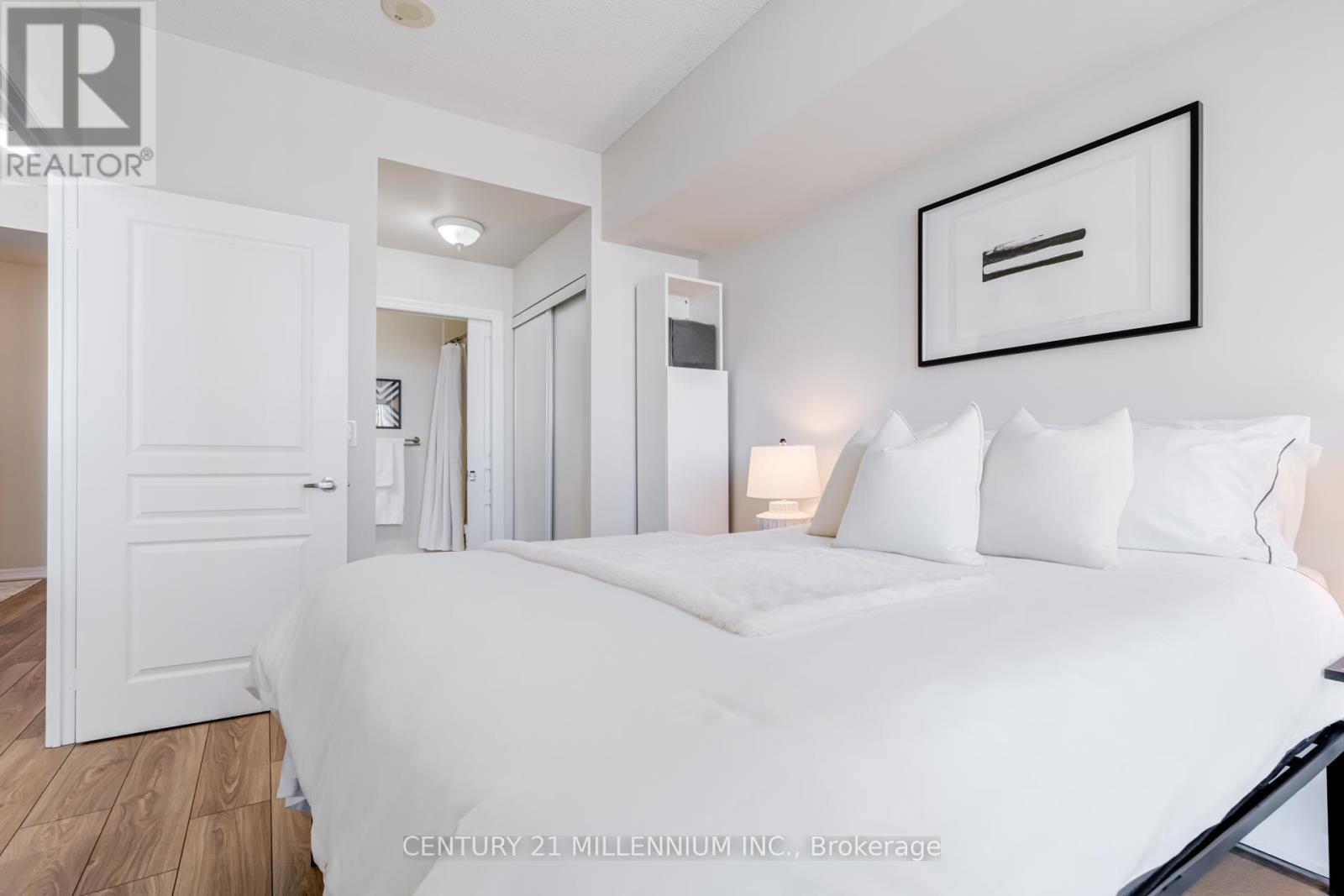 2505 - 225 Webb Drive, Mississauga, Ontario  L5B 4P2 - Photo 17 - W12628650