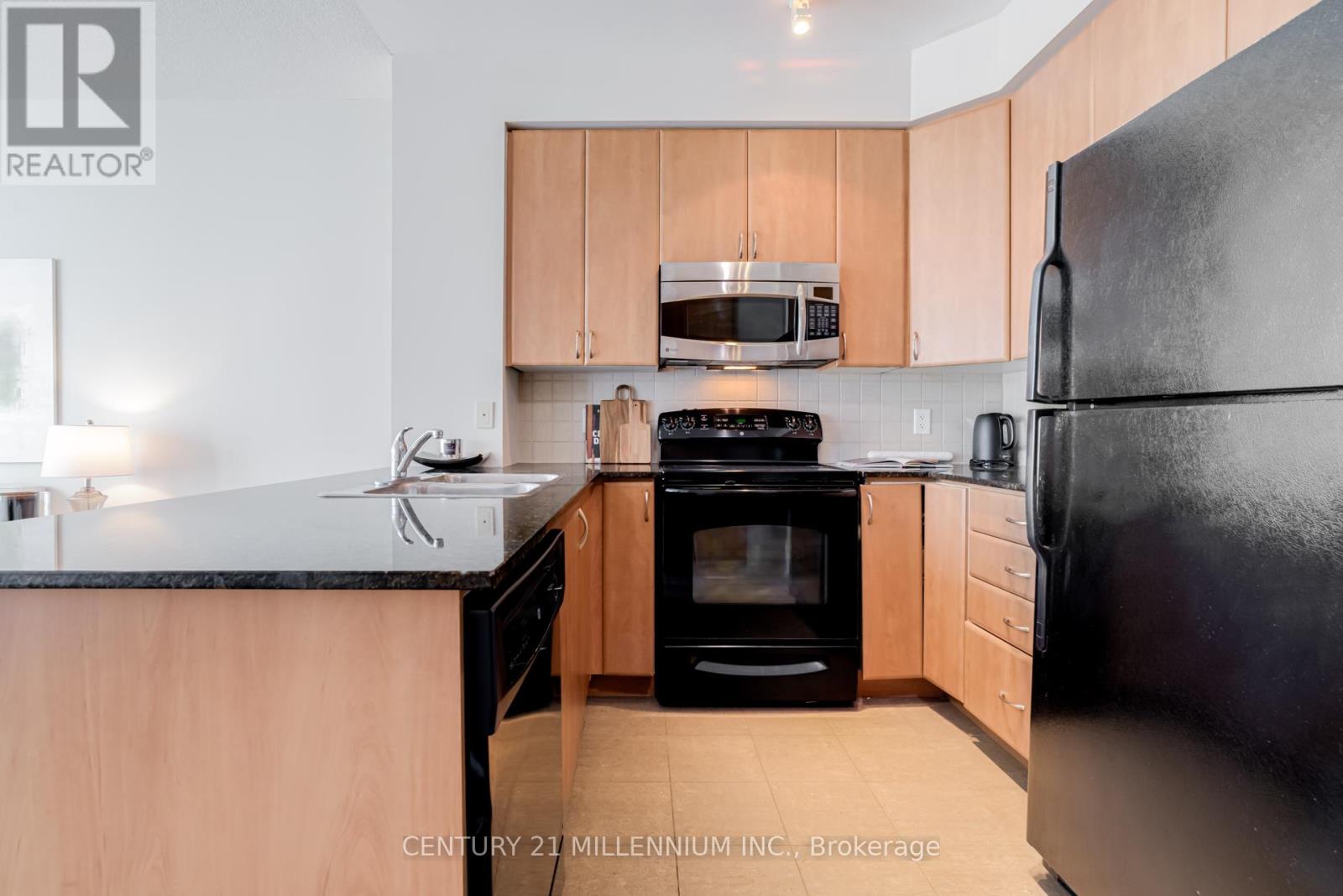 2505 - 225 Webb Drive, Mississauga, Ontario  L5B 4P2 - Photo 6 - W12628650