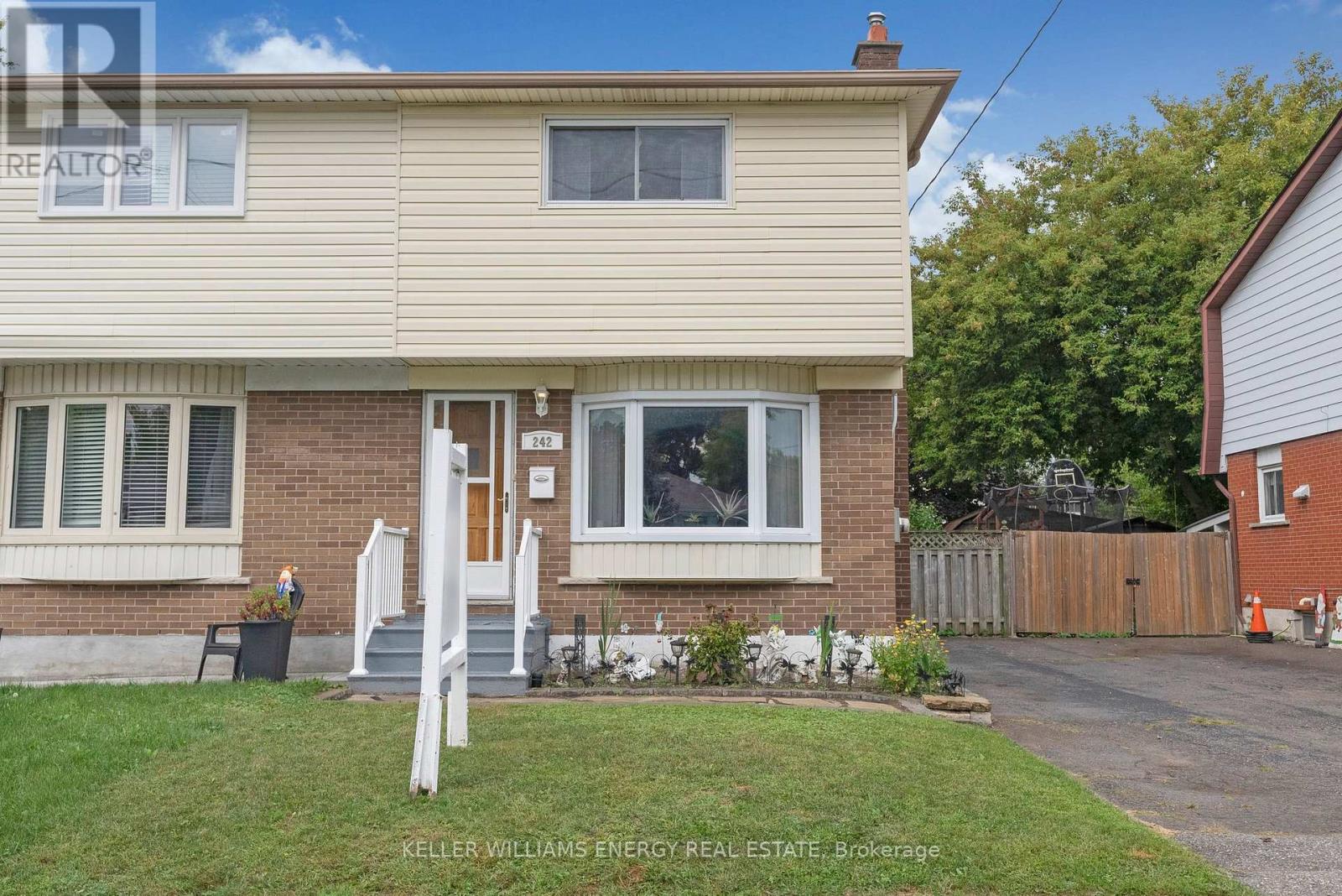 242 Waverly Street S, Oshawa, Ontario  L1J 5V4 - Photo 2 - E12628684