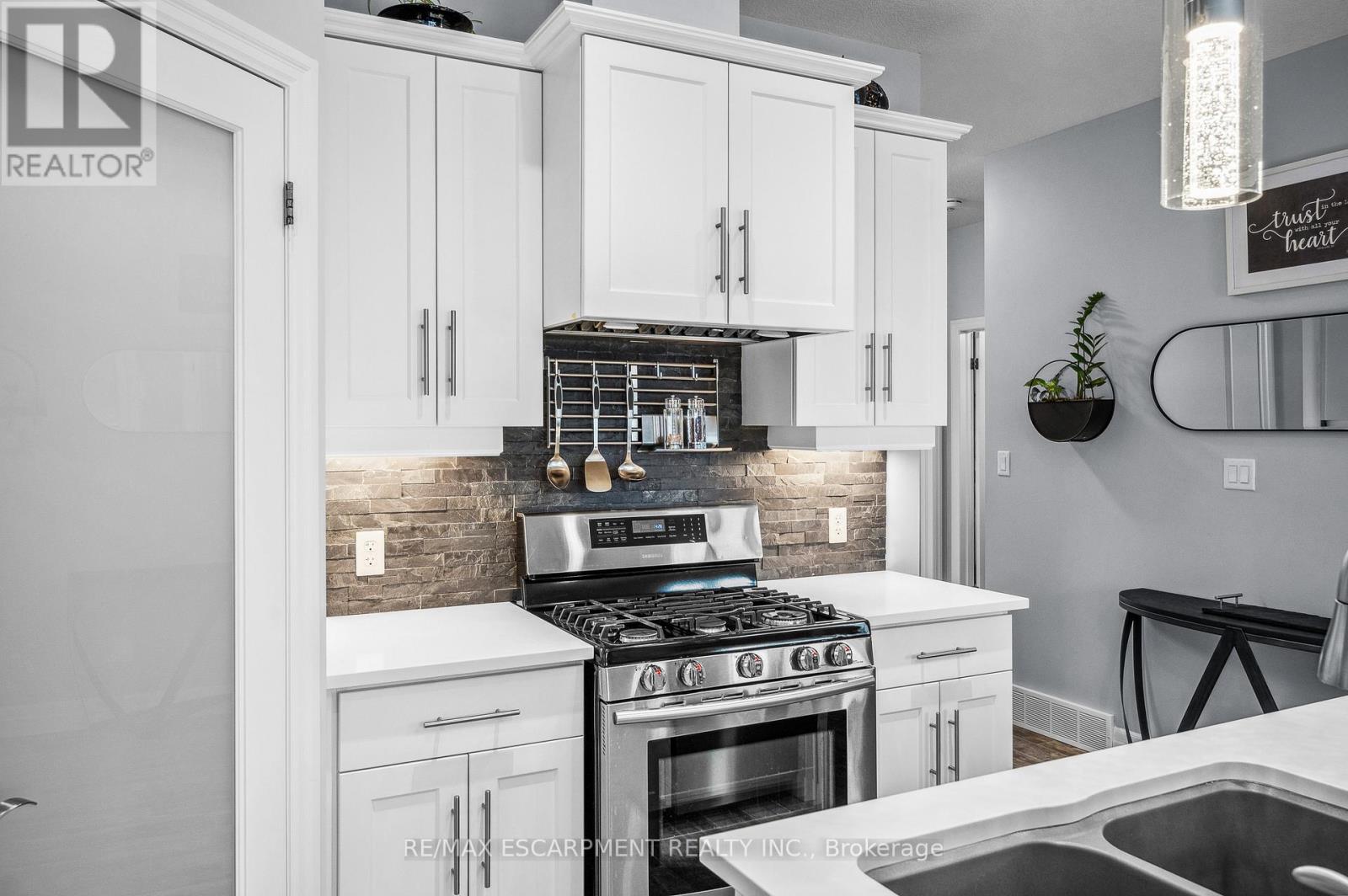 100 Tamarack Boulevard, Woodstock, Ontario  N4S 0E2 - Photo 11 - X12628560