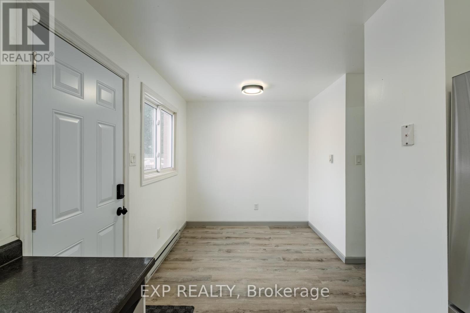 5 - 392 Springbank Avenue N, Woodstock, Ontario  N4T 1L5 - Photo 8 - X12628654