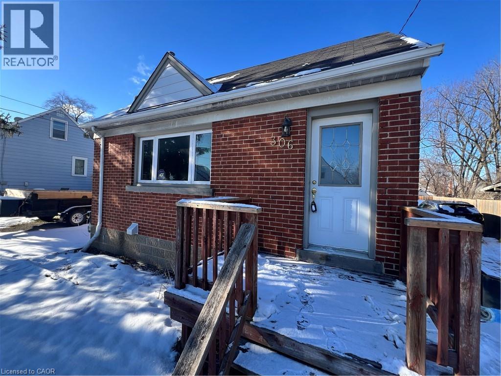 306 East 22nd Street, Hamilton, Ontario  L8V 2W1 - Photo 2 - 40792520