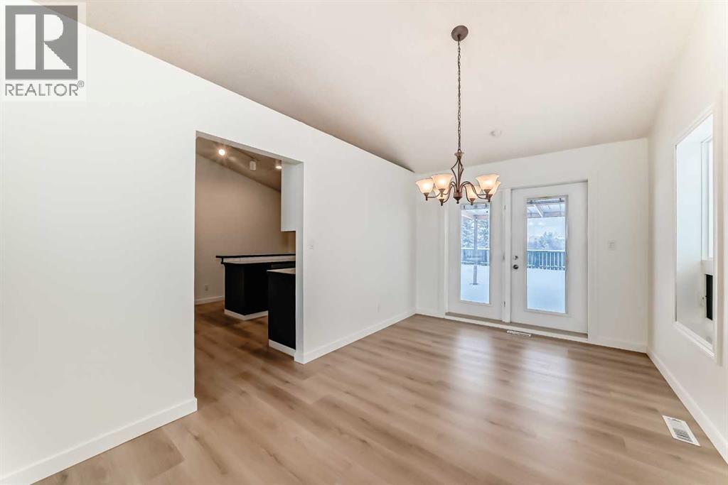 20 Westland Gate, Okotoks, Alberta  T1S 1N1 - Photo 8 - A2244976