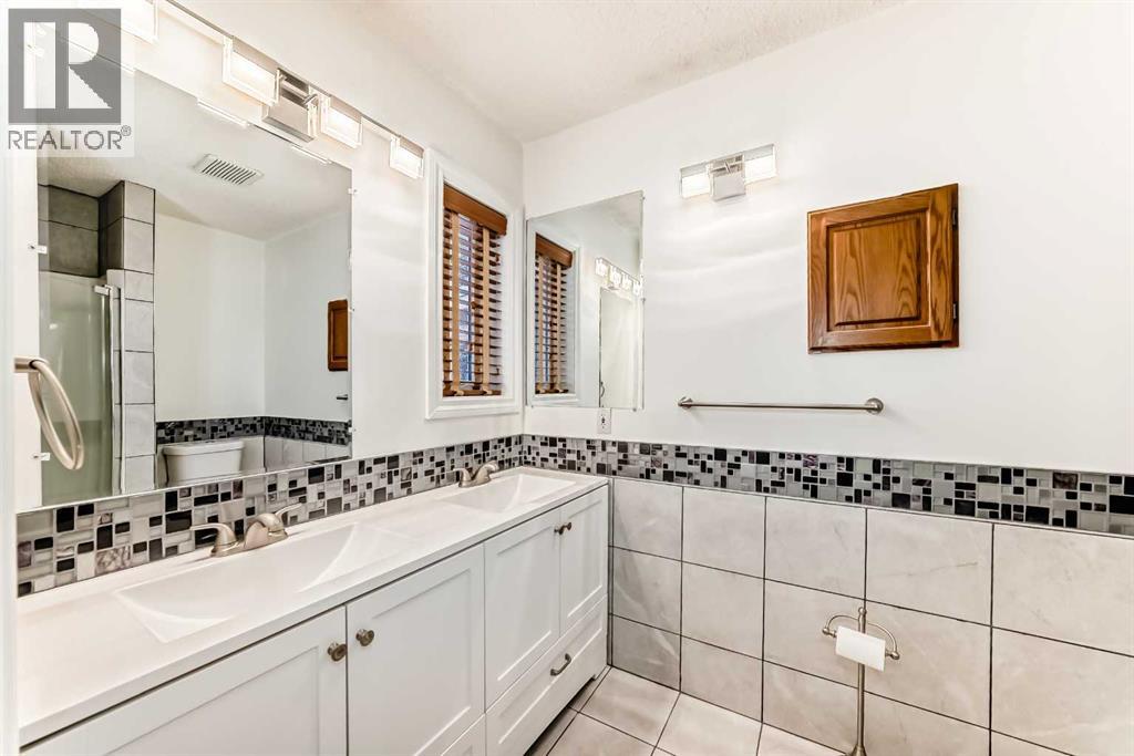 20 Westland Gate, Okotoks, Alberta  T1S 1N1 - Photo 16 - A2244976