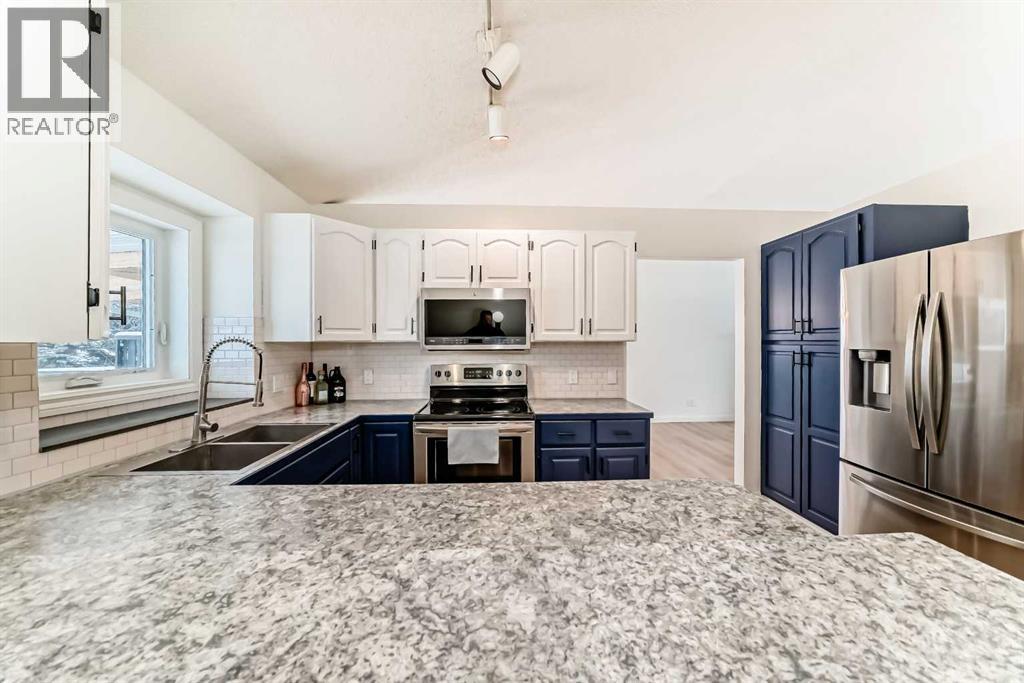 20 Westland Gate, Okotoks, Alberta  T1S 1N1 - Photo 7 - A2244976