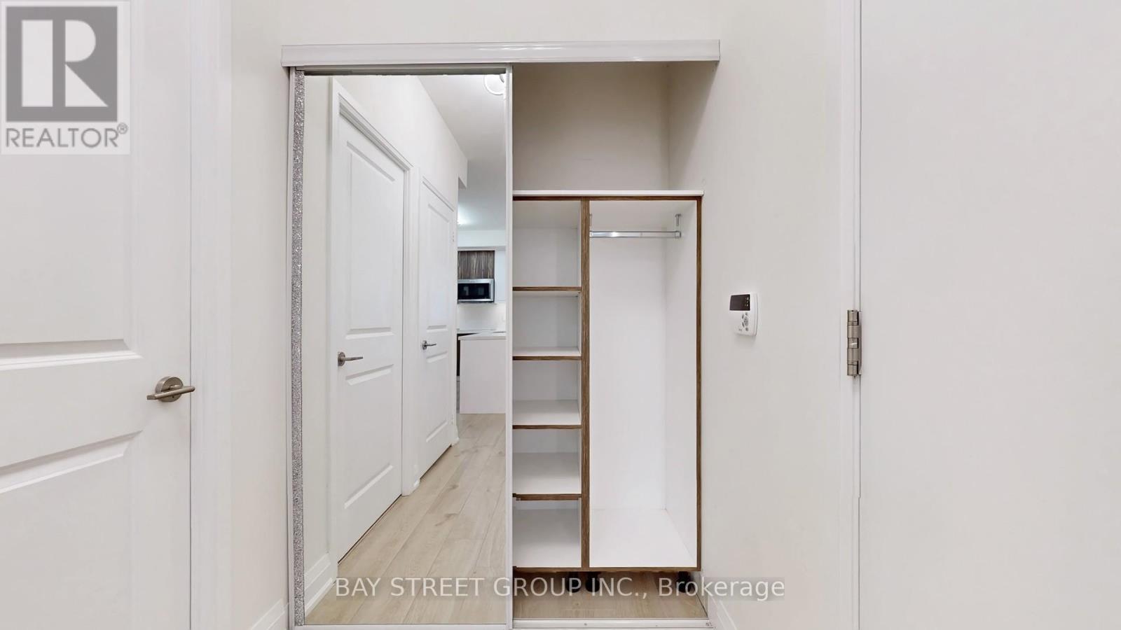 503 - 55 Oneida Crescent, Richmond Hill, Ontario  L4B 0E8 - Photo 6 - N12611722