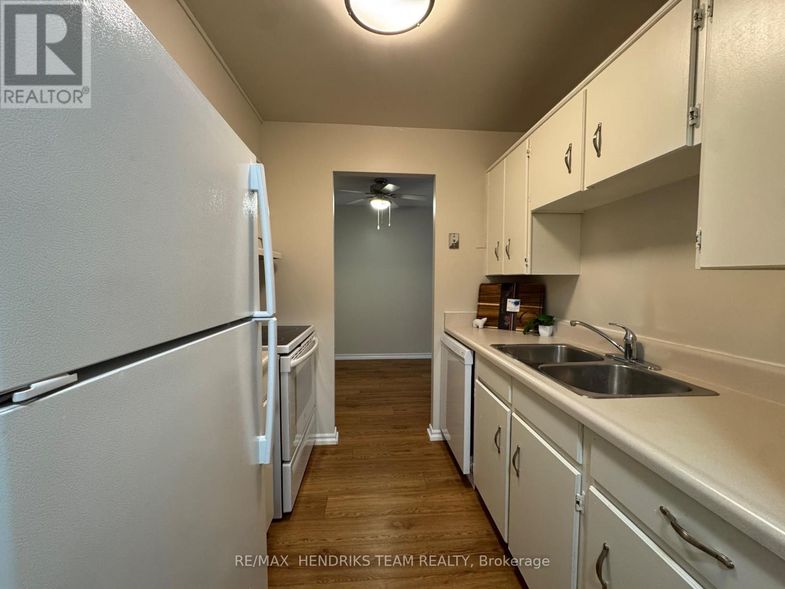 B304 - 19b High Street, Fort Erie, Ontario L2A 3P6 - Photo 2 - X12628666