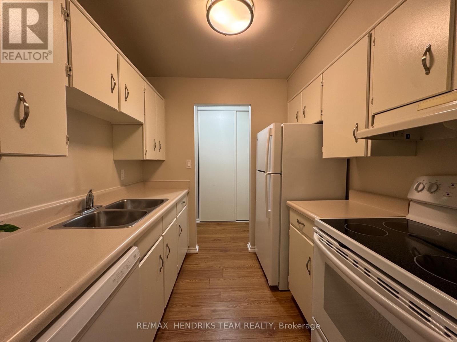 B304 - 19b High Street, Fort Erie, Ontario L2A 3P6 - Photo 3 - X12628666