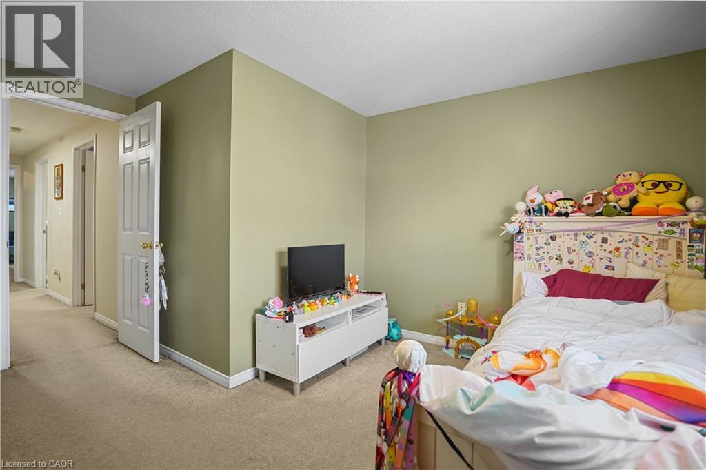 153 Donnenwerth Drive, Kitchener, Ontario  N2E 4C8 - Photo 13 - 40792986