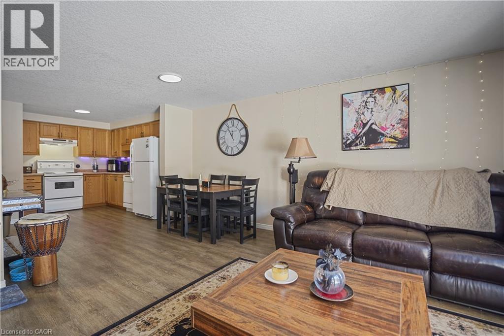 153 Donnenwerth Drive, Kitchener, Ontario  N2E 4C8 - Photo 5 - 40792986