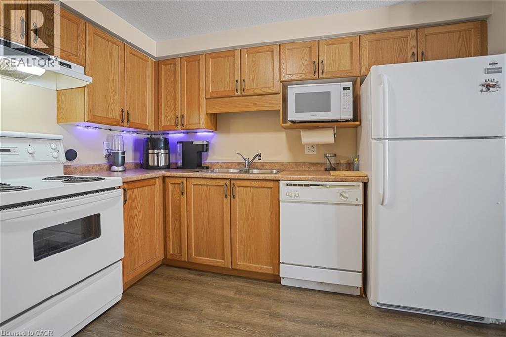 153 Donnenwerth Drive, Kitchener, Ontario  N2E 4C8 - Photo 10 - 40792986