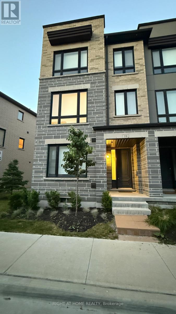 19 Steamboat Way, Whitby, Ontario  L1N 0M6 - Photo 2 - E12280963