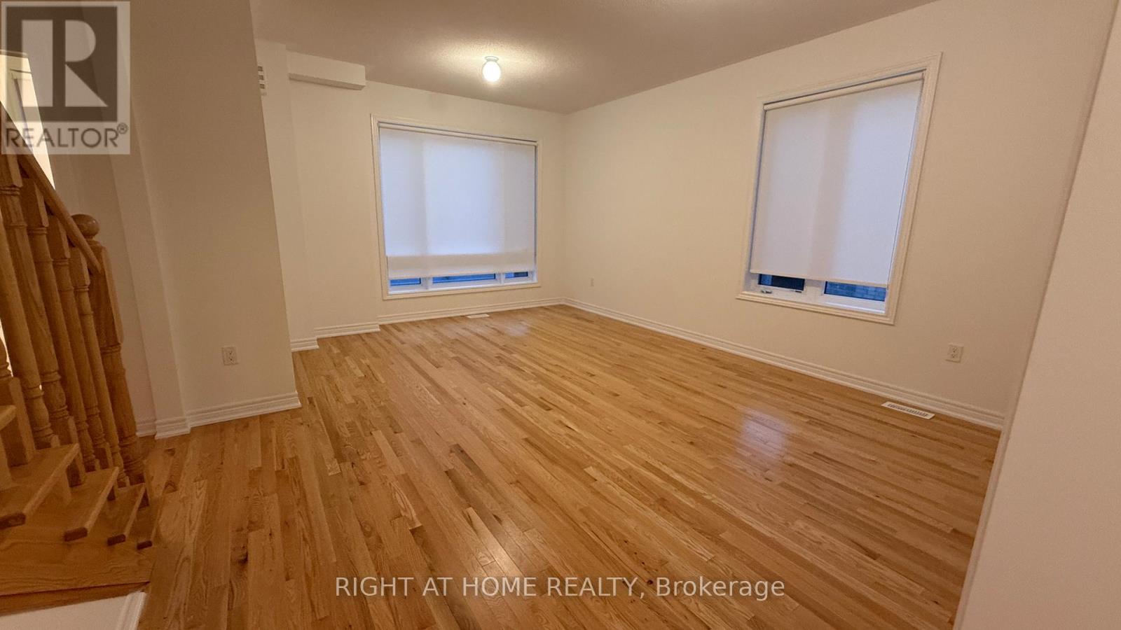 19 Steamboat Way, Whitby, Ontario  L1N 0M6 - Photo 5 - E12280963