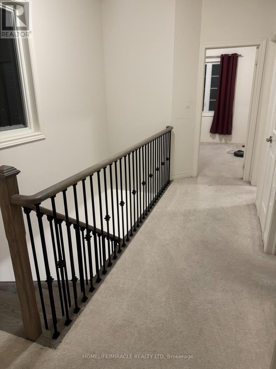 62 Holcomb Terrace, Hamilton (Waterdown), Ontario  L6R 3K3 - Photo 6 - X12627352