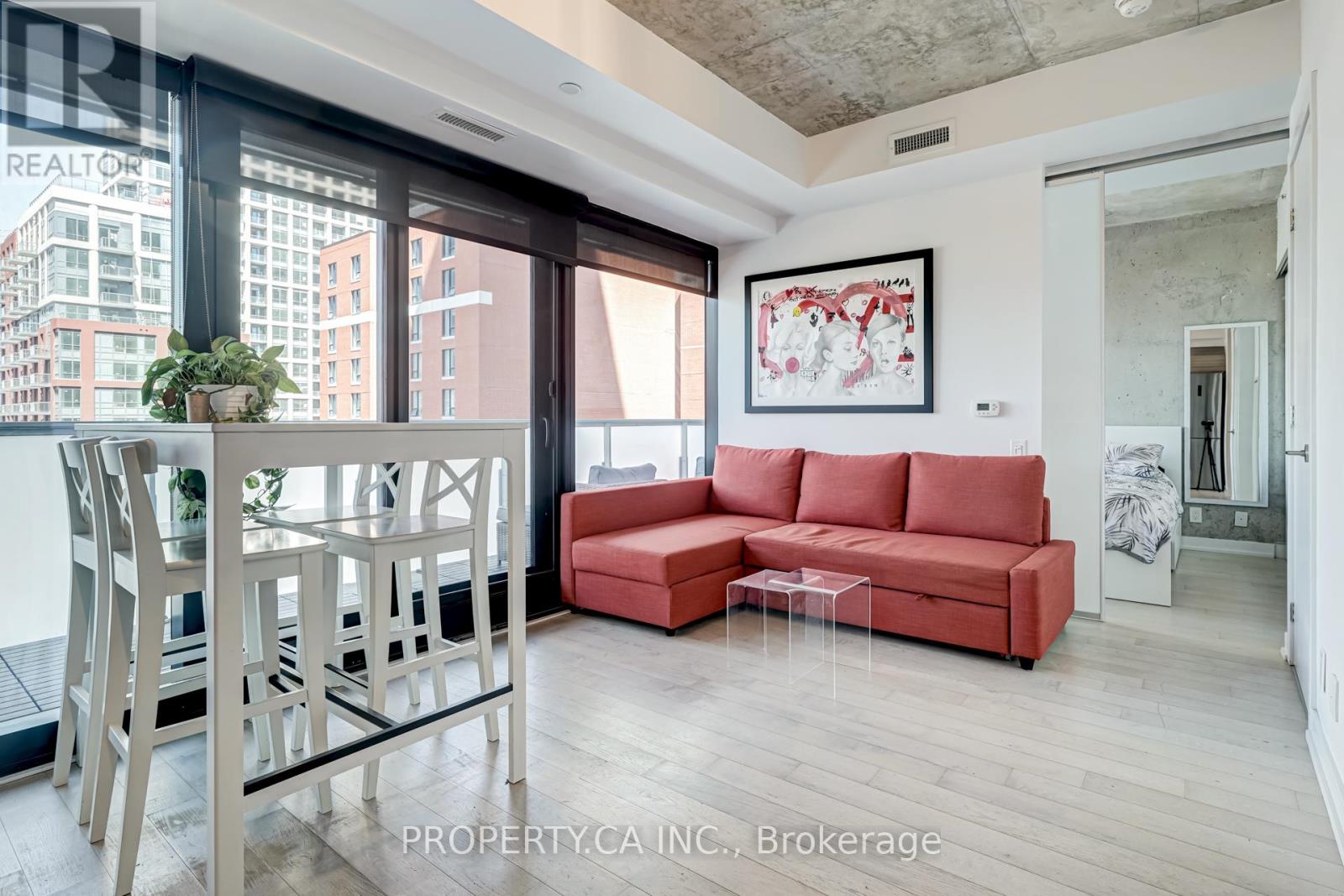 1005 - 11 Charlotte Street, Toronto, Ontario  M5V 0M6 - Photo 2 - C12628682