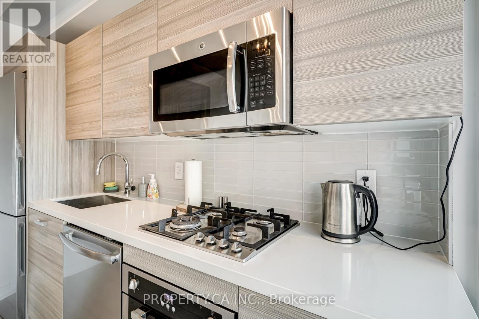 1005 - 11 Charlotte Street, Toronto, Ontario  M5V 0M6 - Photo 5 - C12628682