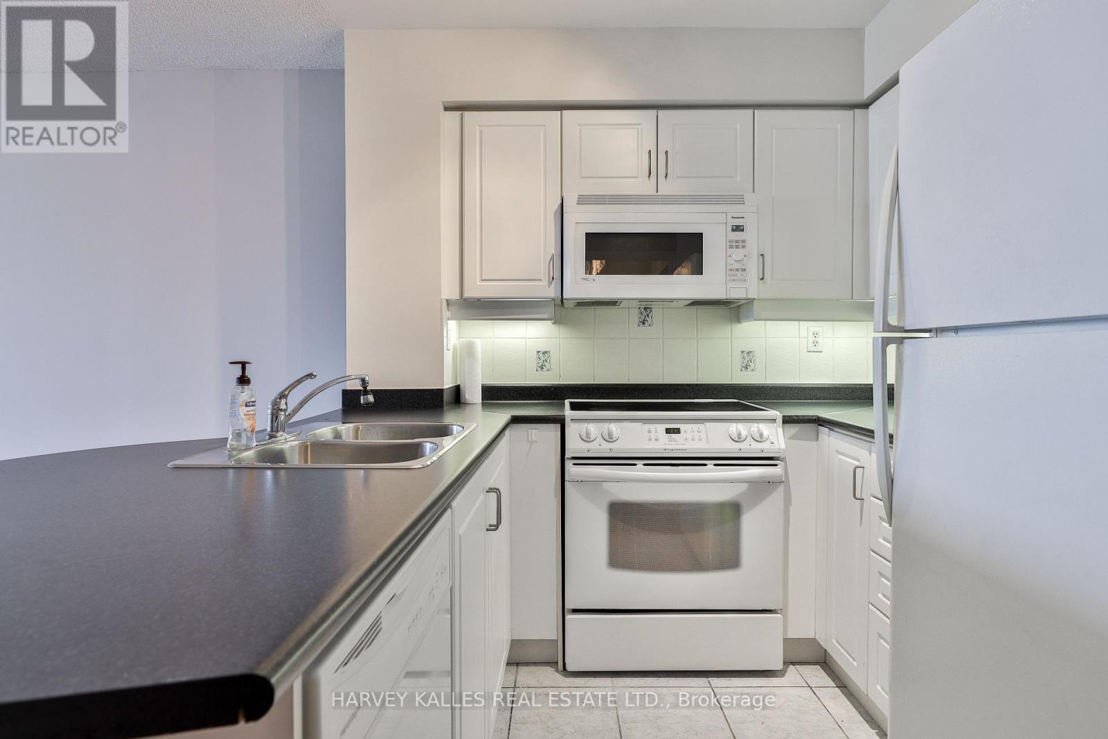 #1303 - 8 Rean Drive, Toronto, Ontario  M2K 3B9 - Photo 8 - C12628696