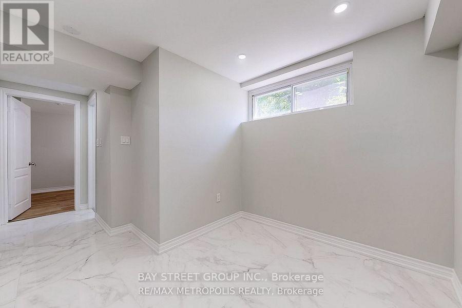 Basement Apartment - 79 Ascolda Boulevard, Toronto, Ontario  M1J 2N9 - Photo 4 - E12628668