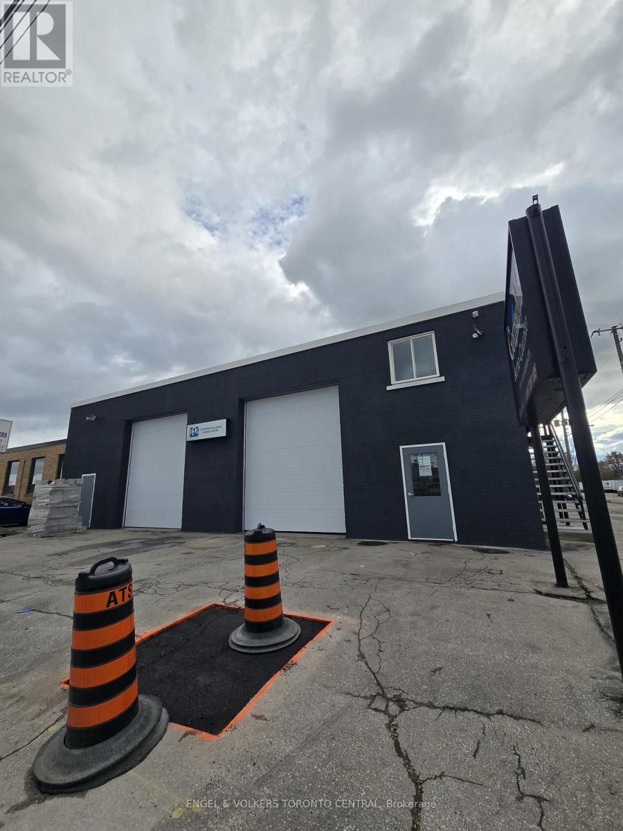 31 Comstock Road, Toronto, Ontario  M1L 2G6 - Photo 2 - E12628692