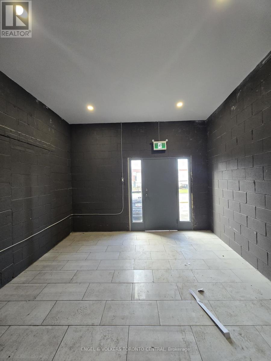 31 Comstock Road, Toronto, Ontario  M1L 2G6 - Photo 6 - E12628692