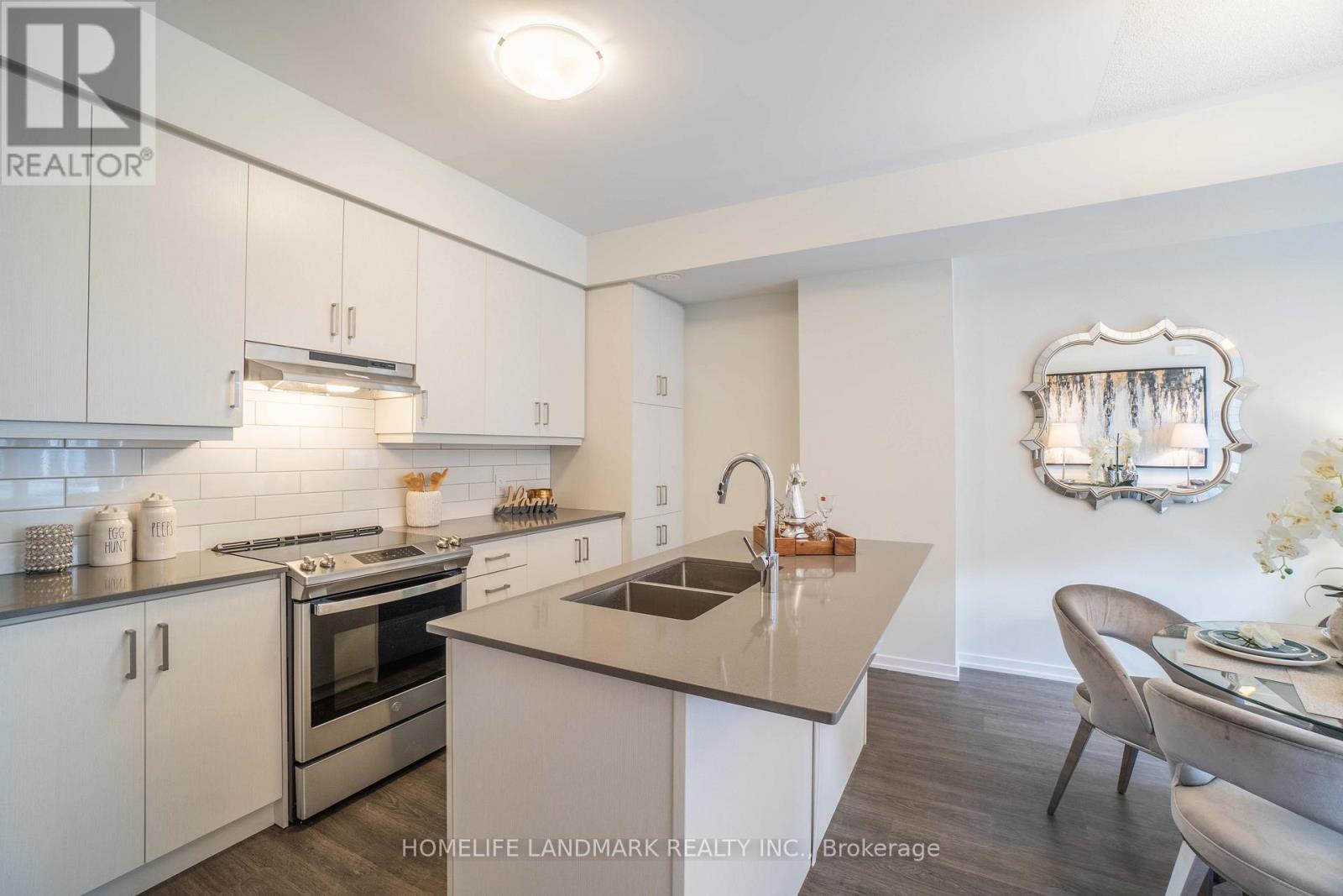 Th109 - 10 Almond Blossom Mews S, Vaughan, Ontario  L4K 0N6 - Photo 4 - N12628662