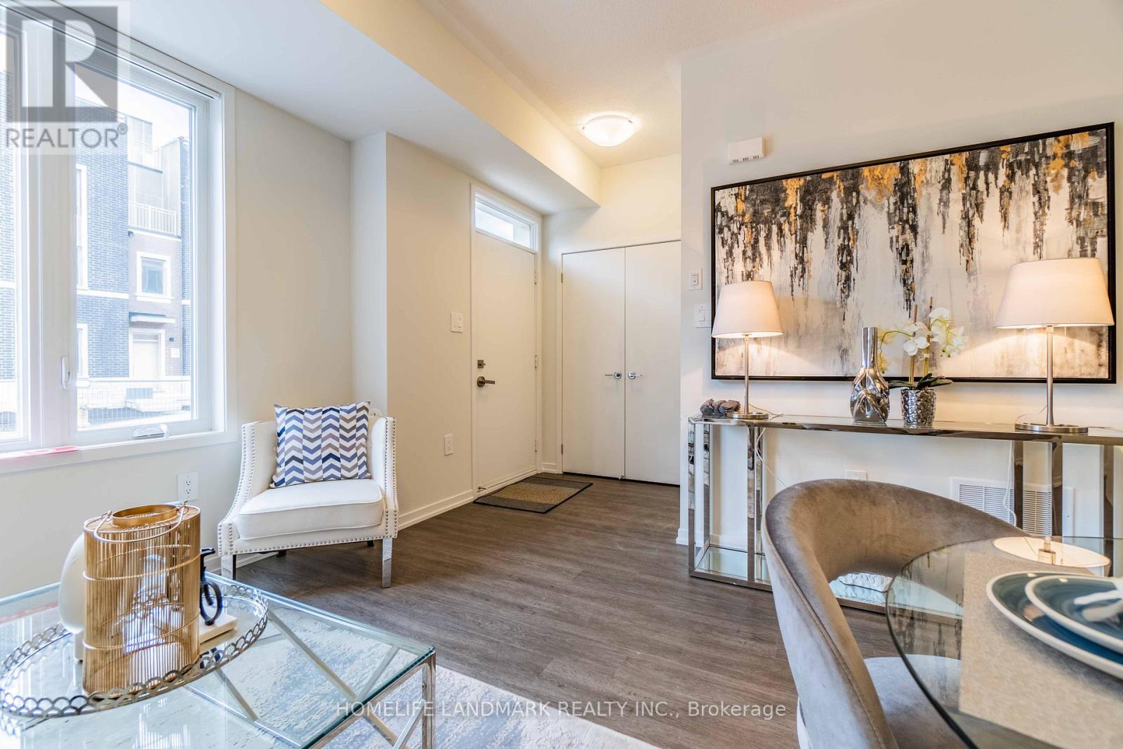 Th109 - 10 Almond Blossom Mews S, Vaughan, Ontario  L4K 0N6 - Photo 5 - N12628662