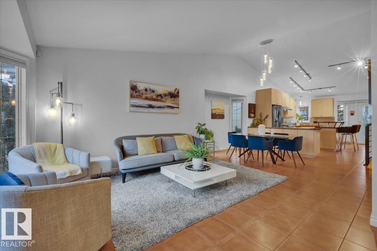 1144 Wedgewood Bv Nw, Edmonton, Alberta  T6M 2L5 - Photo 4 - E4467854