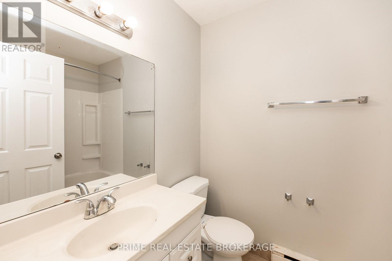 2 - 219 Emerson Avenue, London South, Ontario  N5Z 3L5 - Photo 25 - X12628736