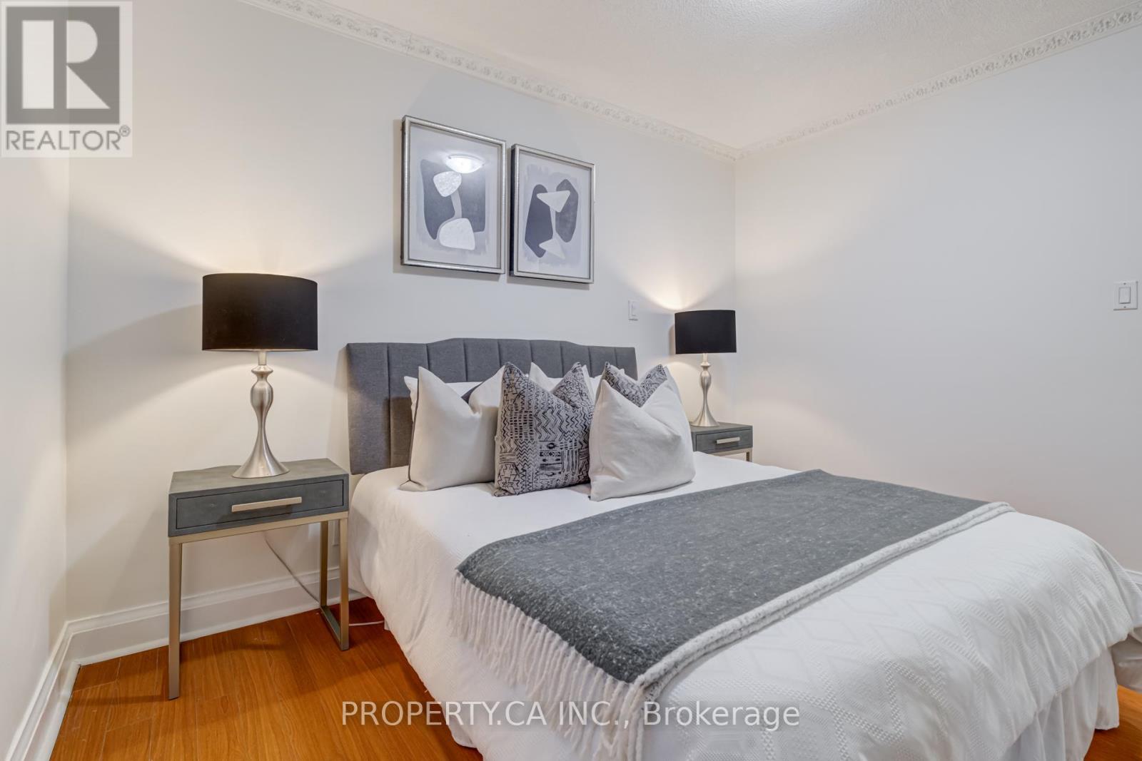 574 Drymen Crescent, Mississauga, Ontario  L5G 2P1 - Photo 12 - W12628660