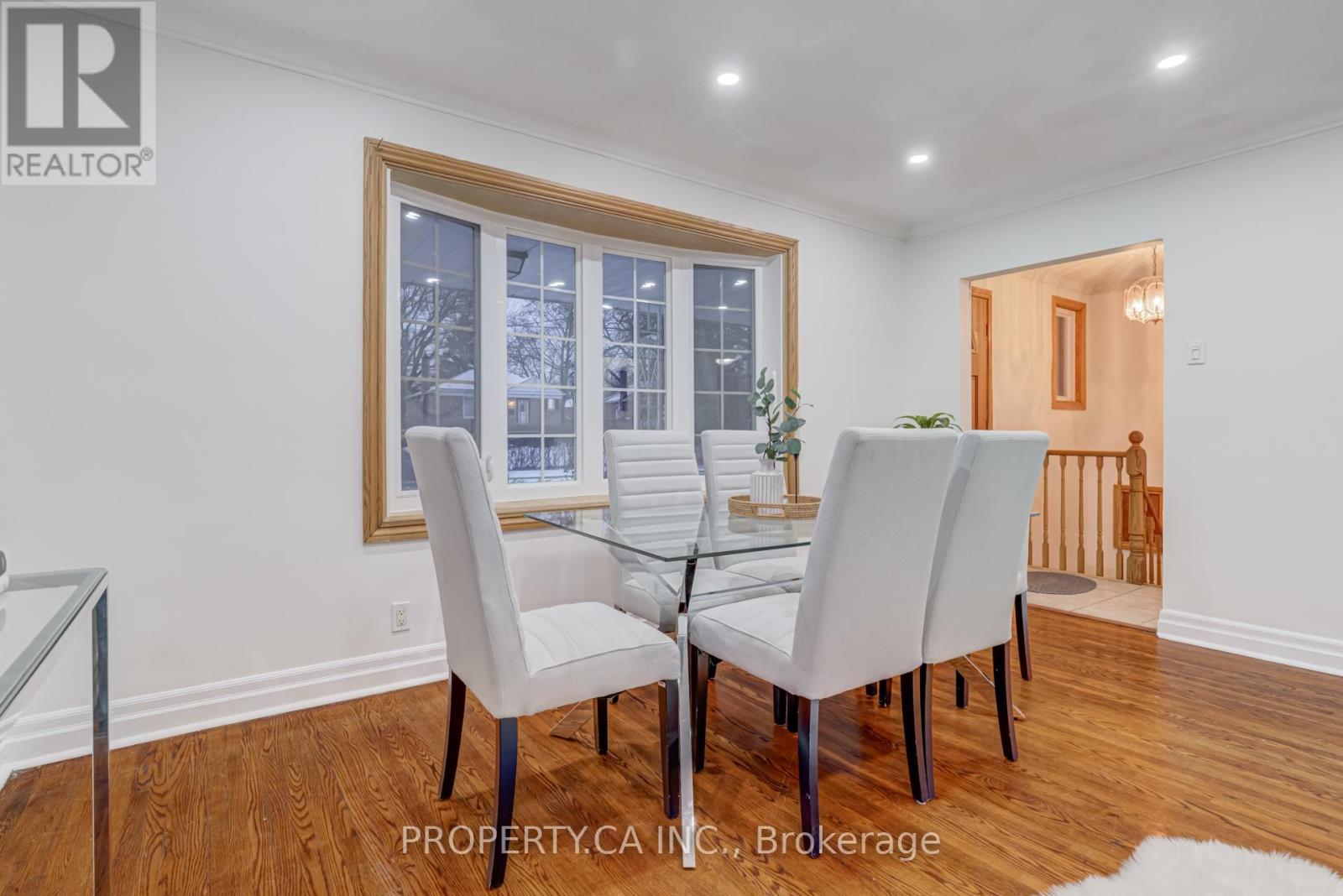 574 Drymen Crescent, Mississauga, Ontario  L5G 2P1 - Photo 5 - W12628660