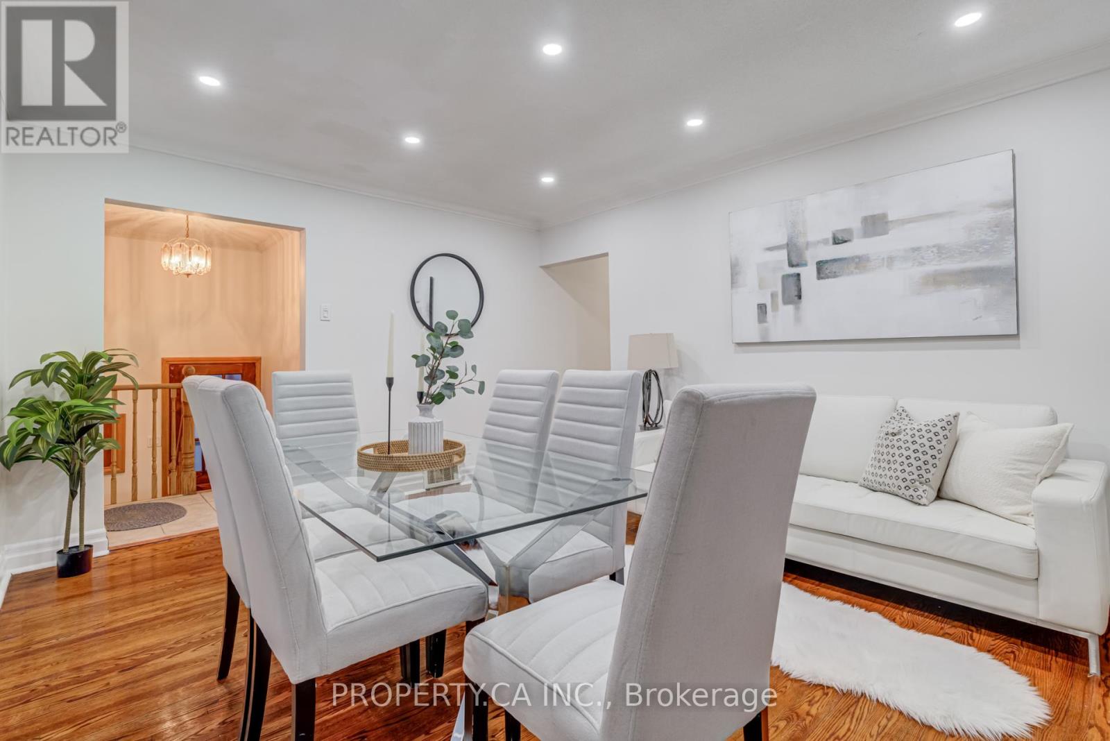 574 Drymen Crescent, Mississauga, Ontario  L5G 2P1 - Photo 7 - W12628660