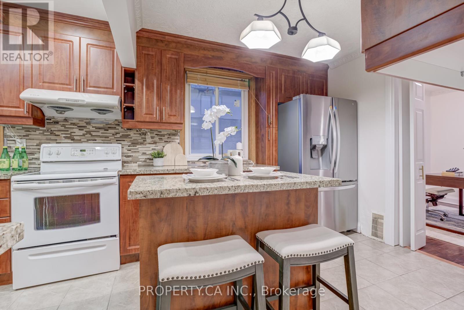 574 Drymen Crescent, Mississauga, Ontario  L5G 2P1 - Photo 9 - W12628660