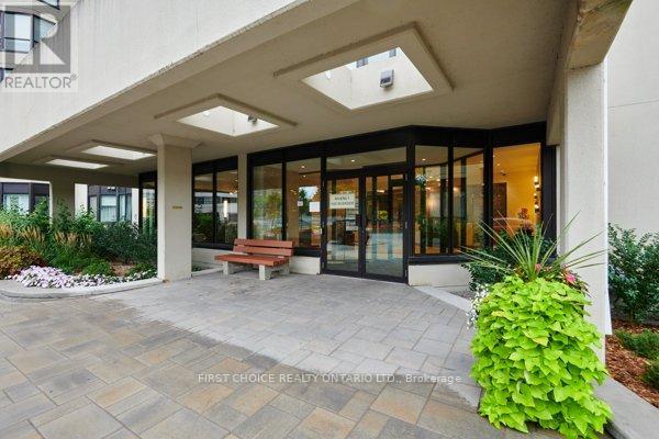 303 - 1500 Riverside Drive, Ottawa, Ontario K1G 4J4 - Photo 2 - X12628728