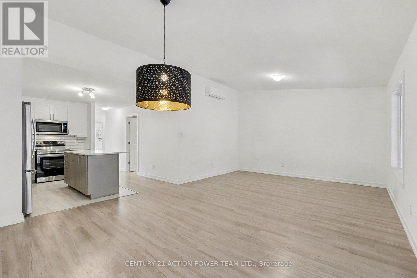 99 St Moritz Trail E, Russell, Ontario  K0A 1W0 - Photo 11 - X12628746