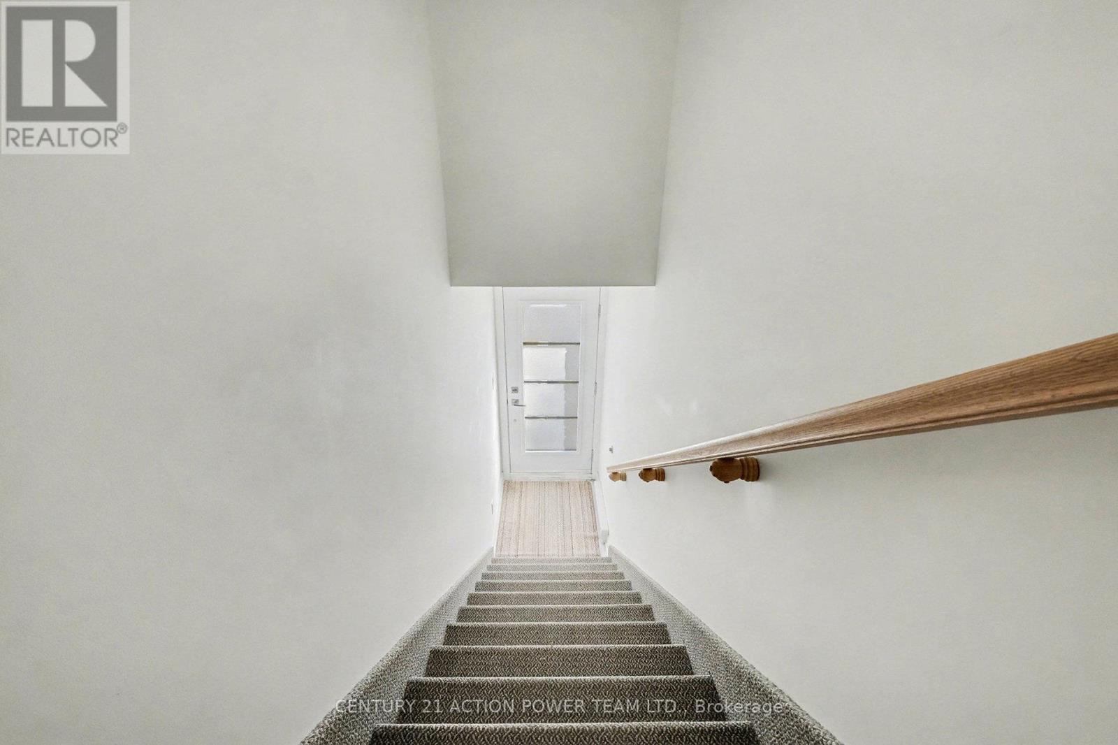 99 St Moritz Trail E, Russell, Ontario  K0A 1W0 - Photo 3 - X12628746