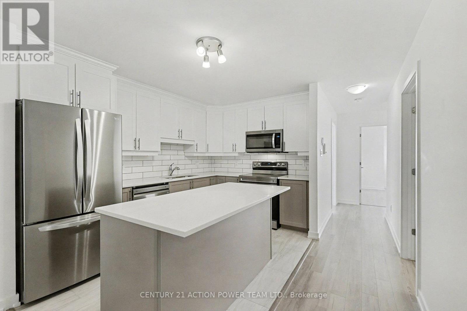 99 St Moritz Trail E, Russell, Ontario  K0A 1W0 - Photo 4 - X12628746