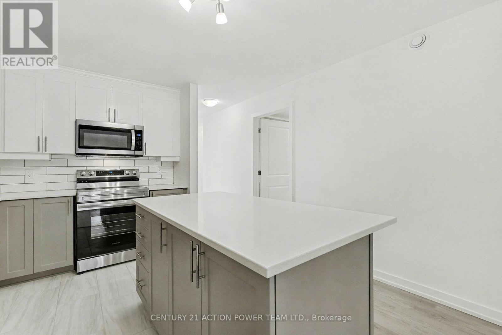 99 St Moritz Trail E, Russell, Ontario  K0A 1W0 - Photo 6 - X12628746