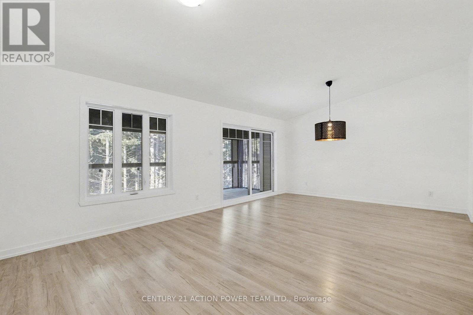 99 St Moritz Trail E, Russell, Ontario  K0A 1W0 - Photo 8 - X12628746