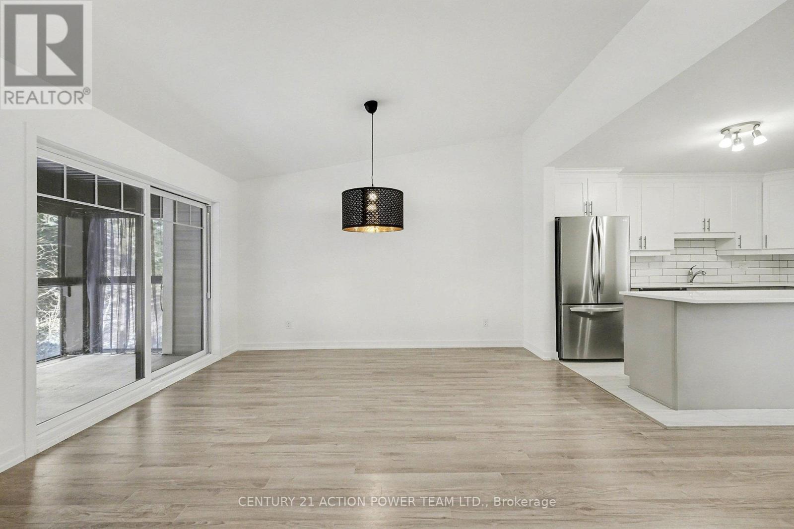 99 St Moritz Trail E, Russell, Ontario  K0A 1W0 - Photo 9 - X12628746