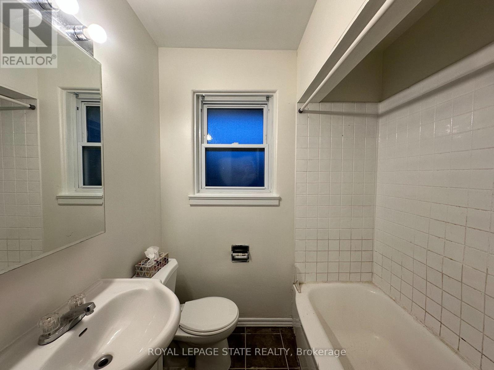 Upper - 10 Glenellen Drive, St. Catharines, Ontario  L2M 5Y7 - Photo 17 - X12628672