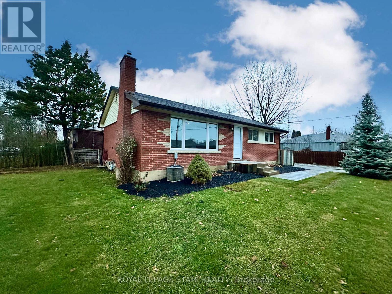 Upper - 10 Glenellen Drive, St. Catharines, Ontario  L2M 5Y7 - Photo 6 - X12628672