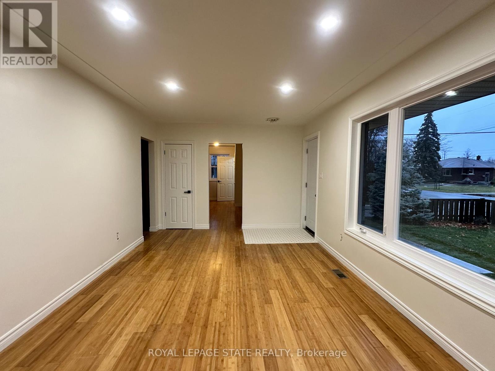 Upper - 10 Glenellen Drive, St. Catharines, Ontario  L2M 5Y7 - Photo 9 - X12628672