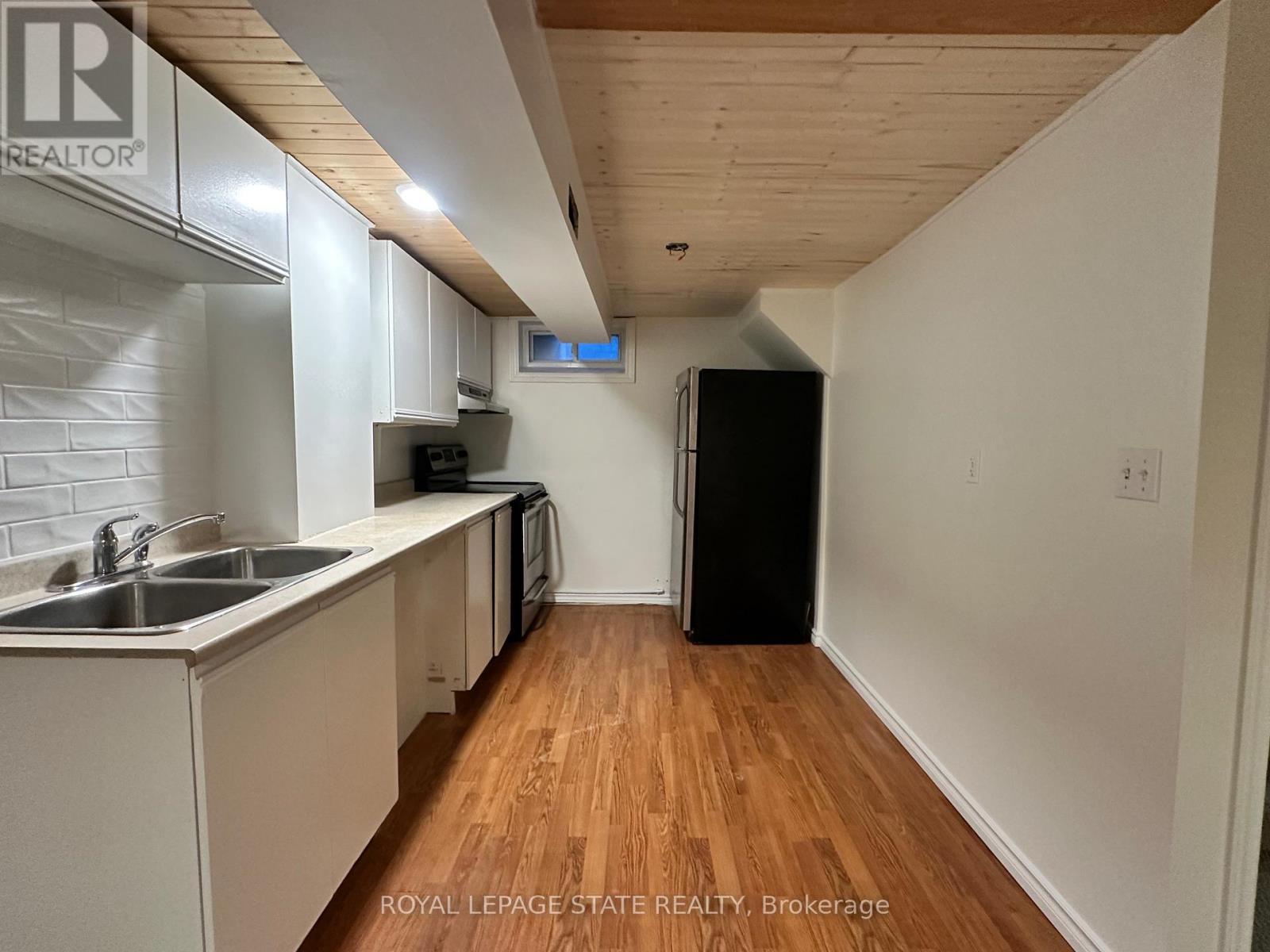 Lower - 10 Glenellen Drive, St. Catharines, Ontario  L2M 5Y7 - Photo 12 - X12628690