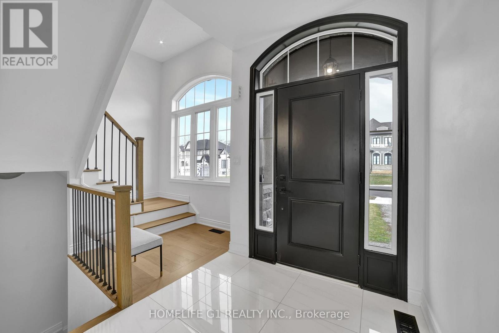 24 Cesar Place, Hamilton, Ontario  L9G 0G3 - Photo 4 - X12628694