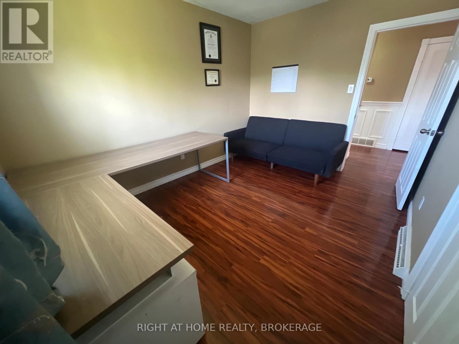 24 Grandview Drive, St. Catharines, Ontario  L2M 1A9 - Photo 3 - X12628778