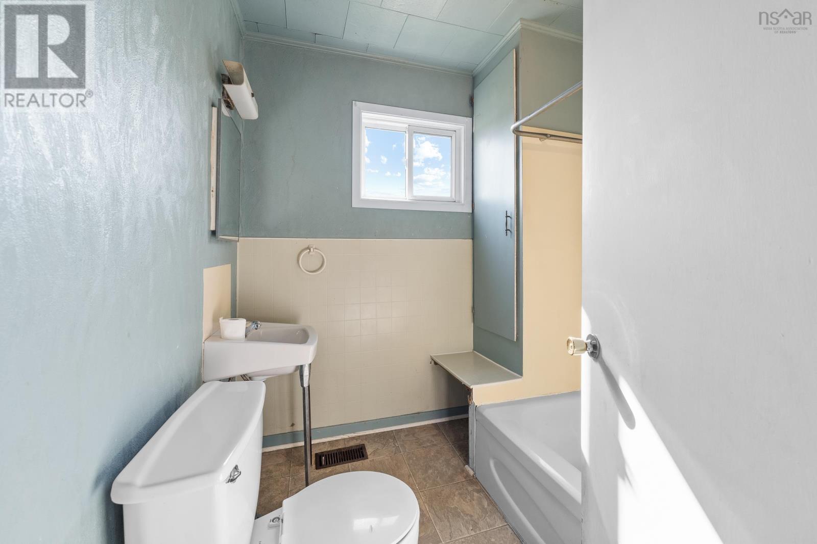 8419 Highway 1, Meteghan, Nova Scotia  B0W 2J0 - Photo 19 - 202523625