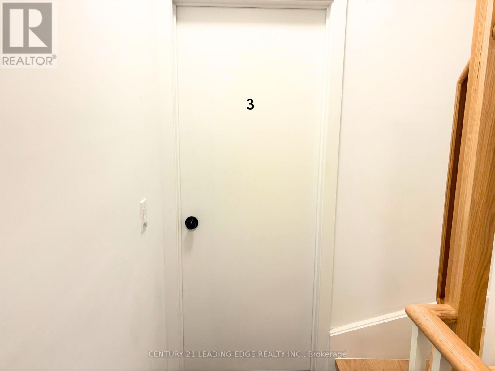 Room 3 - 9 Spruce Pines Crescent, Toronto, Ontario  M4A 0A9 - Photo 12 - C12628726