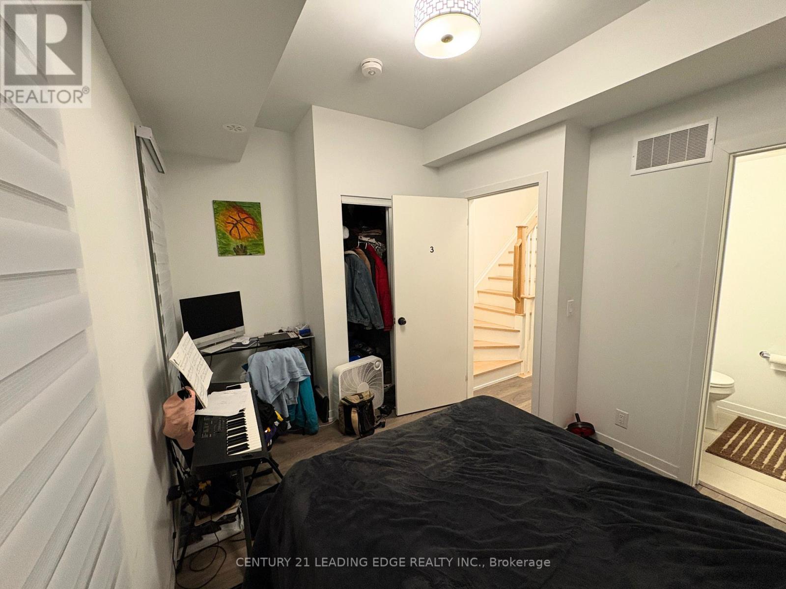 Room 3 - 9 Spruce Pines Crescent, Toronto, Ontario  M4A 0A9 - Photo 4 - C12628726